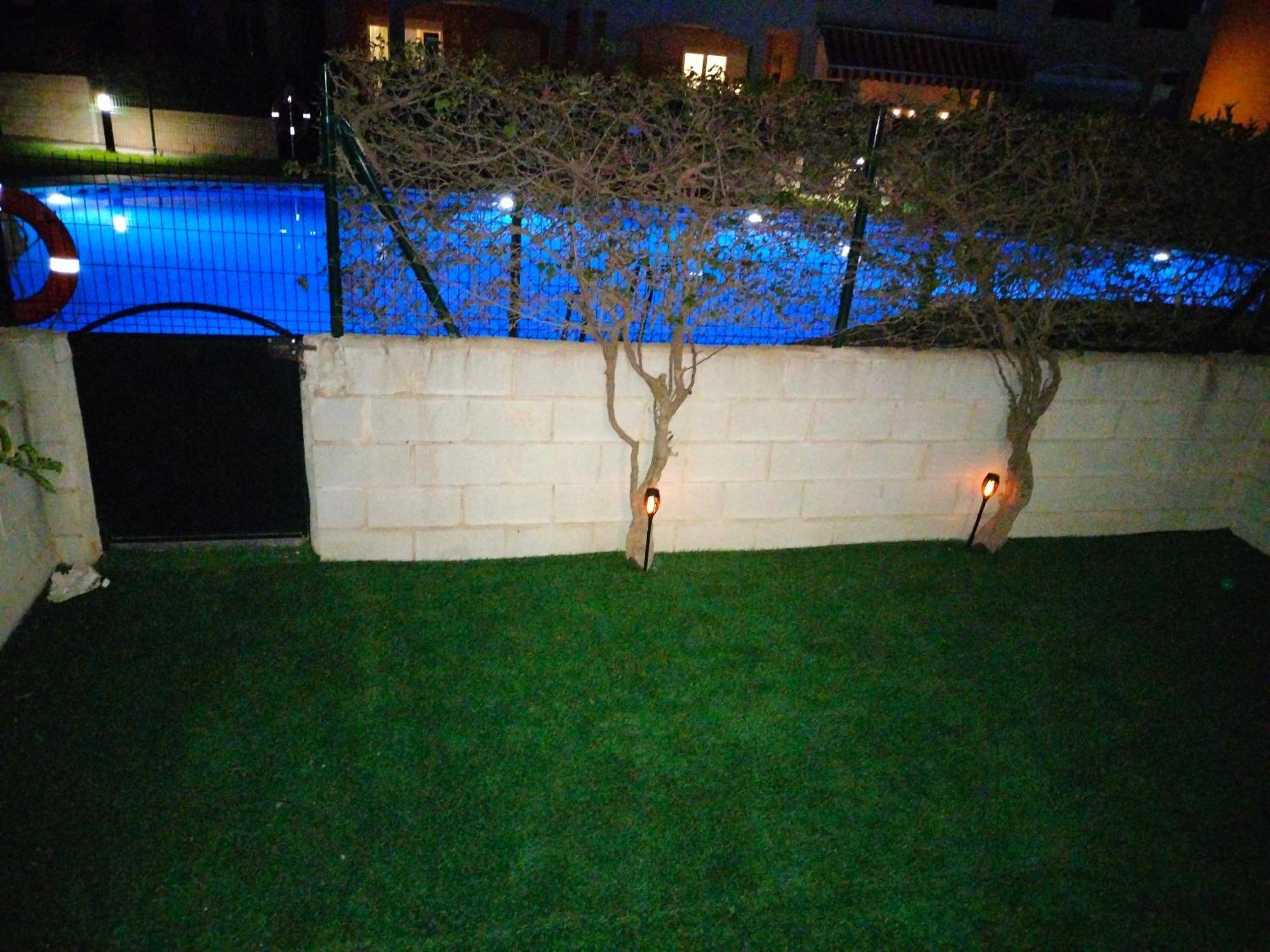 Bajo Con Jardin A Pie De Playa Y Piscina Comunitaria Con Jacuzzi Daire Playas de Vera Dış mekan fotoğraf